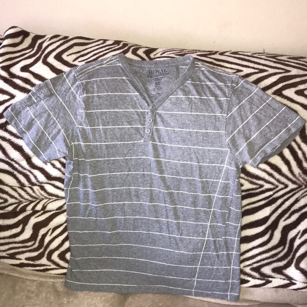 Royal premium Medium grey and white tee 💕